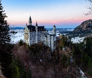 Zamek Neuschwanstein, Skały, Niemcy, Zima, Bawaria, Drzewa