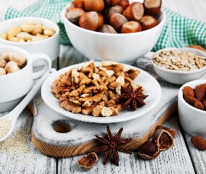 Bakalie, Drewno, Miseczki, Ścierka, Deska, Anyż, Orzechy, Pistacje, Migdały