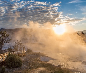 Gorące, Wschód słońca, Park Narodowy Yellowstone, Stany Zjednoczone, Mammoth Hot Springs, Źródła, Wyoming, Pomost