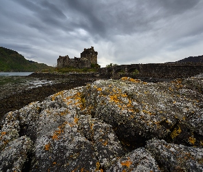 Most, Szkocja, Jezioro Loch Duich, Zamek Eilean Donan, Skały