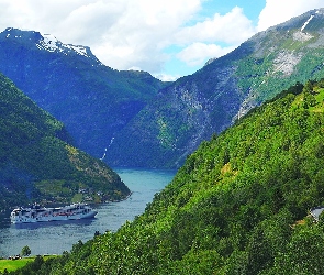 Statek, Góry, Norwegia, Lasy, Fiord Geirangerfjorden, Zbocza