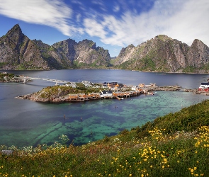 Góry, Norwegia, Domy, Lofoty, Morze Norweskie
