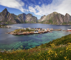Morze Norweskie, Norwegia, Lofoty, Domy, Góry