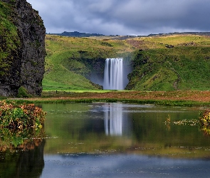 Jezioro, Islandia, Rośliny, Skała, Wodospad Skogafoss