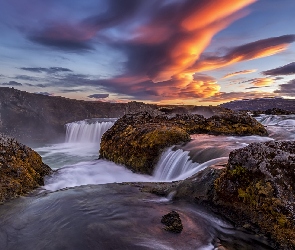 Wodospad Godafoss, Islandia, Chmury, Skały, Rzeka
