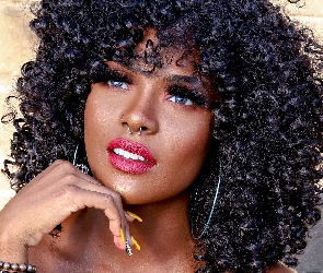 Makijaż, Brunetka, Kręcone, Kolczyki, Afro, Kobieta, Włosy