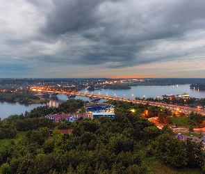 Światła, Chmury, Most Dmitrovskoye Shosse, Drogi, Mytiszcze, Rosja, Rzeka, Obwód moskiewski, Drzewa, Zbiornik Klyazma, Domy