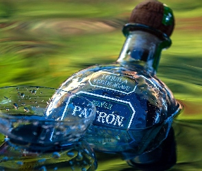 Kieliszek, Woda, Tequila Patron, Butelka