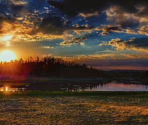 Stan Arizona, Chmury, Lake Sierra Blanca, Stany Zjednoczone, Drzewa, Jezioro, Zachód słońca