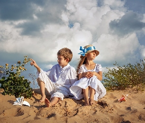Chłopiec, Piasek, Dzieci, Plaża, Muszla, Dziewczynka, Rośliny, Książka