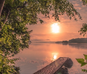Wschód słońca, Pomost, Jezioro, Drzewa