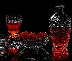 Karafka, Wino, Kryształowa, Kryształ, Odbicie, Kieliszki, Czarne tło, Czerwona porzeczka