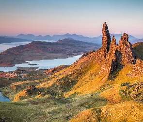 Wyspa Skye, Szkocja, Ścieżka, Wzgórze The Storr, Skały, Jeziora, Półwysep Trotternish