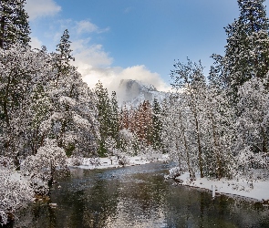 Zima, Kalifornia, Szczyt El Capitan, Stany Zjednoczone, Rzeka Merced River, Góry, Park Narodowy Yosemite, Zima, Drzewa