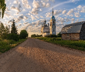 Domy, Wschód słońca, Drewniane, Droga, Rosja, Savinskoye, Cerkiew, Obwód jarosławski, Chmury