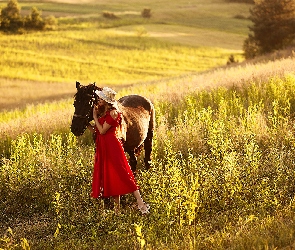 Łąka, Koń, Czerwona, Kobieta, Sukienka, Kapelusz