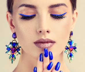 Niebieski, Kolczyki, Manicure, Makijaż, Dziewczyna