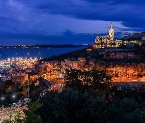 Zatoka, Ulice, Noc, Miasto, Malta, Mgarr, Kościół Our lady of Lourdes, Wyspa Gozo, Oświetlone