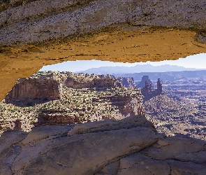 Góry, Skały, Stany Zjednoczone, Roślinność, Park Narodowy Canyonlands, Stan Utah, Słońce