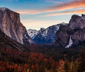 Góry, Park Narodowy Yosemite, Stany Zjednoczone, Dolina Yosemite Valley, Jesień, Stan Kalifornia, Drzewa