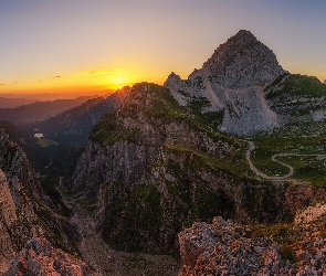 Alpy Julijskie, Wschód słońca, Góra Mangart, Słowenia, Droga, Góry, Skały