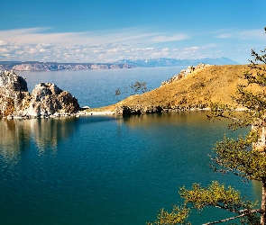 Jezioro Bajkał, Wyspa Olchon, Rosja, Skała, Drzewo, Kamienie