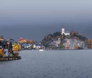 Jezioro Traunsee, Skała, Austria, Jesień, Domy, Kościół w Traunkirchen