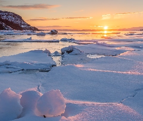 Morze, Wschód słońca, Zima