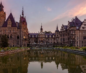 Pałac w Mosznej, Polska, Opolskie, Moszna, Zachód słońca
