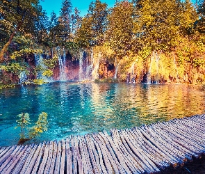 Wodospad, Drzewa, Chorwacja, Jezioro, Park Narodowy Jezior Plitwickich, Pomost