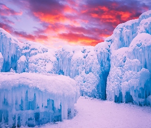 Lód, Ice Castle, Zima, Lodowy zamek, Prowincja Alberta, Sople, Kanada, Edmonton
