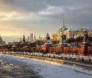 Mury, Kreml moskiewski, Moskwa, Baszty, Cerkiew, Rosja, Rzeka Moskwa