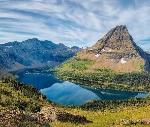 Las, Góry, Jezioro Hidden Lake, Stany Zjednoczone, Park Narodowy Glacier, Chmury, Stan Montana, Drzewa