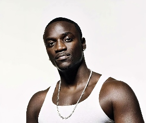 Akon, Koszulka, Zarost