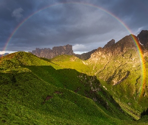 Góry, Dolomity, Włochy, Chmury, Tęcza, Ciemne