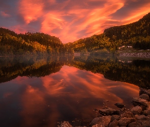 Zachód słońca, Jezioro, Norwegia, Góry, Domy, Valdres, Chmury