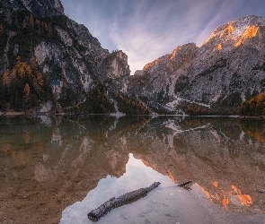 Tyrol, Włochy, Dolomity, Góry, Jezioro Pragser Wildsee