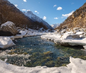 Rzeka Cherek, Pasmo Skaliste, Góry, Rosja, Kamienie, Śnieg, Kabardo-Bałkaria, Kaukaz