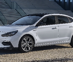 Hyundai i30, Bok, Biały