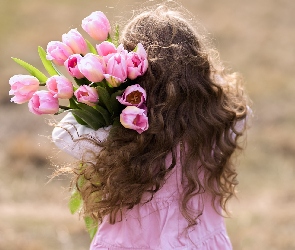 Długowłosa, Tulipany, Dziewczynka