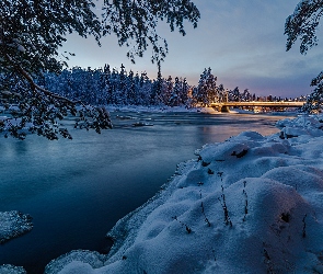 Most, Śnieg, Zima, Finlandia, Las, Rzeka Oulujoki, Oulu, Drzewa