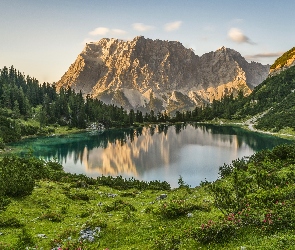 Austria, Alpy, Jezioro Seebensee, Góry
