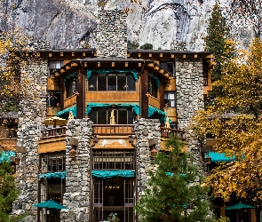 Kalifornia, Park Narodowy Yosemite, Jesień, Stany Zjednoczone, Skały, Hotel Ahwahnee, Drzewa