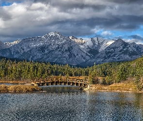 Jezioro, Drzewa, Góry, Most, Prowincja Alberta, Herbert Lake, Kanada, Park Narodowy Banff