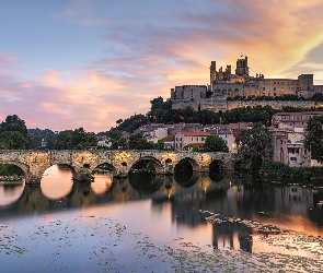 Wschód słońca, Beziers, Kościół, Rzeka Orb, Francja, Drzewa, Beziers Cathedral, Katedra, Budynki, Most