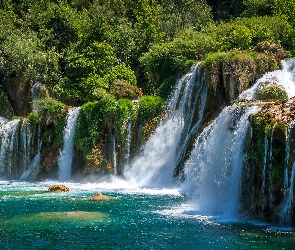 Chorwacja, Park Narodowy Krka, Skały, Las, Drzewa, Wodospad