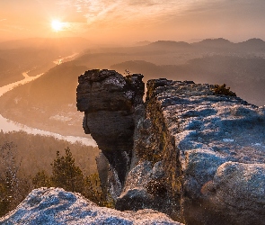 Góry, Skały, Mgła, Wschód słońca, Rzeka