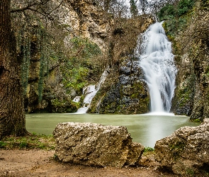 Hotnitsa, Waterval van Hotnitsa, Bułgaria, Rezerwat przyrody, Drzewa, Gmina Veliko Turnovo, Kamienie, Wodospad Kaya Bunar