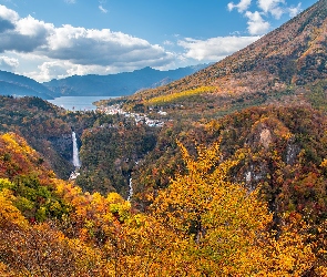 Góra Nantai, Drzewa, Góry, Park Narodowy Nikko, Japonia, Prefektura Tochigi, Jesień, Honsiu, Jezioro Chuzenji