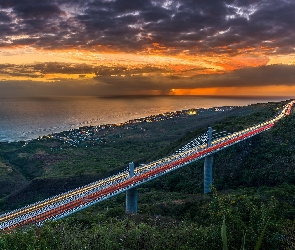 Autostrada, Most, Francja, Zachód słońca, Morze, Wyspa Reunion, Chmury